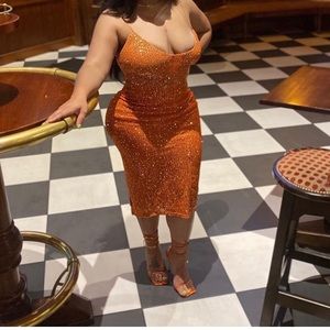 Cute dinner date dress